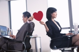 7 Must Rules For Office Romance