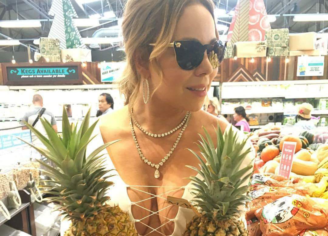 See Pics: Mariah Carey Looks Super Hot In Her See Through Y - Style Top