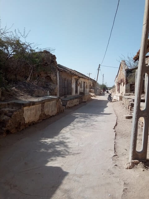 A bike ride to ghost town of Lakhpat - Day 2