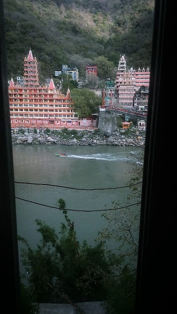 A beautiful view of river Ganga and adjacent temples from the Devraj’s German Bakery